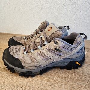 MERRELL Women's Moab Hiking Trail Lace Up Hike Shoe 8.5